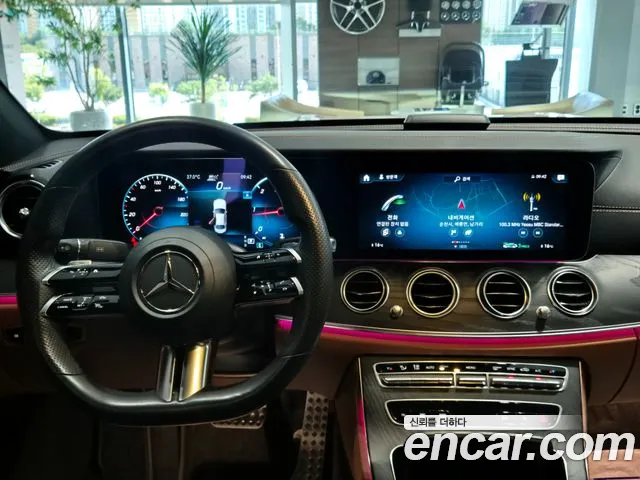 Mercedes-Benz E-Class 2021 thumb 10