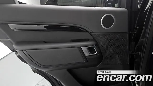 Land Rover Discovery 2018 thumb 3