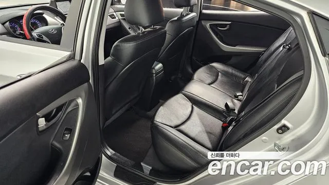 Hyundai Avante 2011 thumb 4