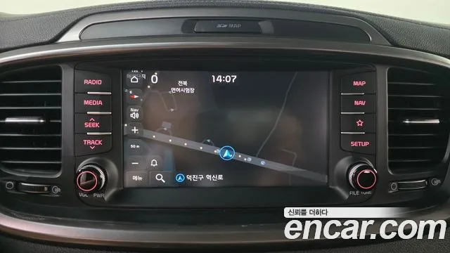 Kia Sorento 2017 thumb 6