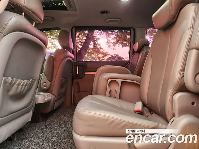 Kia Canival 2013 thumb 12