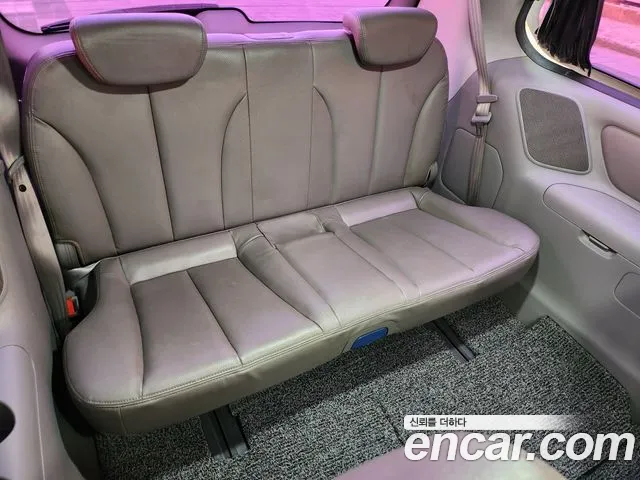 Kia Canival 2013 thumb 3