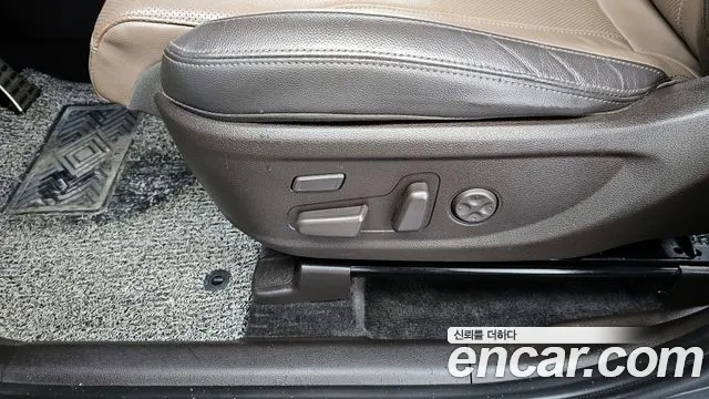 Hyundai Santa Fe 2019 thumb 12