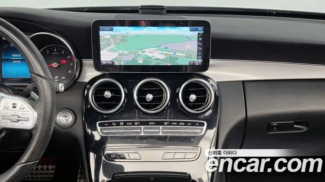 Mercedes-Benz C-Class 2019 thumb 3