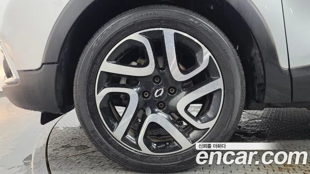 Renault QM3 2015 thumb 11