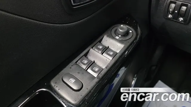 Renault QM3 2015 thumb 7