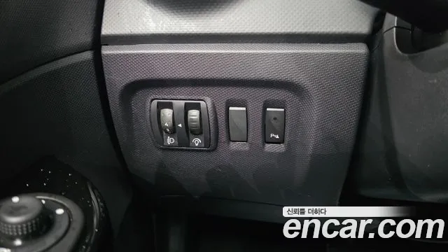 Renault QM3 2015 thumb 12