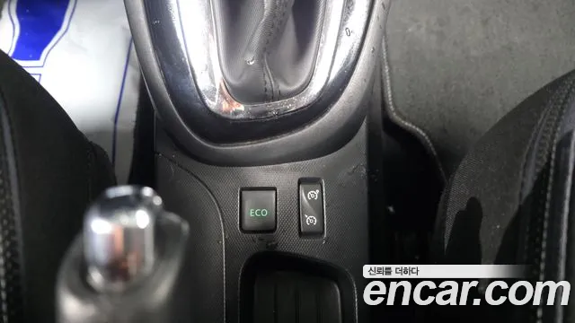 Renault QM3 2015 thumb 5