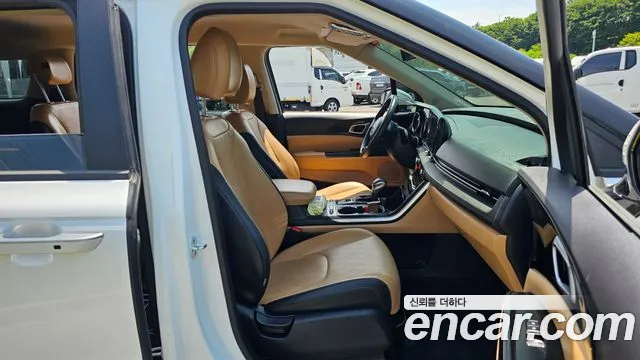 Kia Carnival 2021 thumb 9