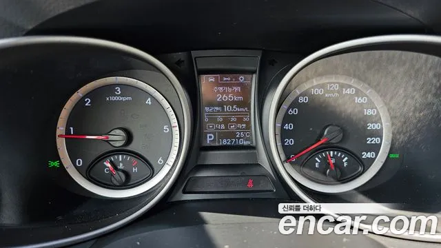 Hyundai Санта Фе 2013 thumb 9