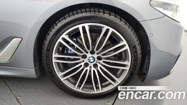 BMW 5 серии 2019 thumb 2