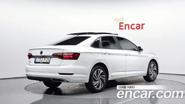 Volkswagen Jetta 2020 thumb 12