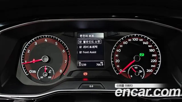 Volkswagen Jetta 2020 thumb 2
