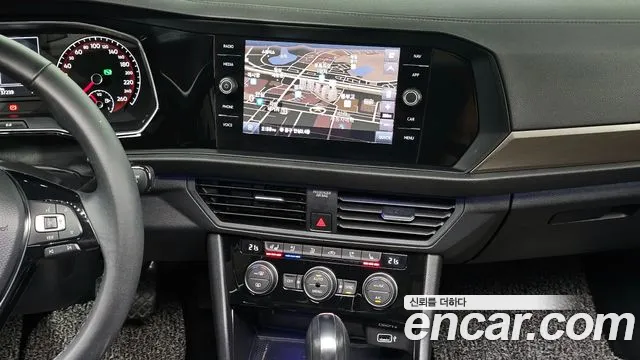 Volkswagen Jetta 2020 thumb 6