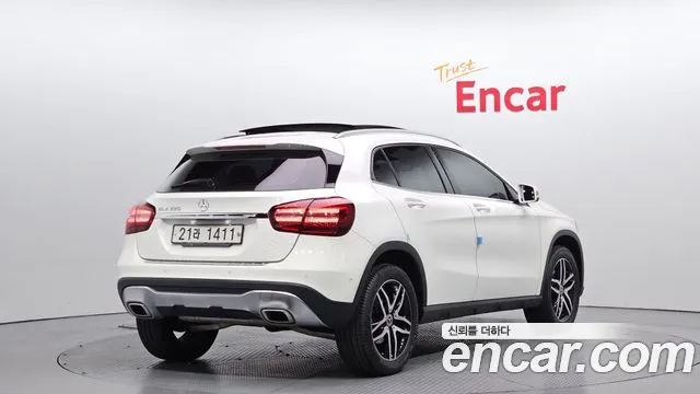 Mercedes-Benz A-Класс 2018 thumb 2