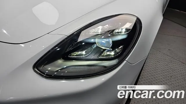Porsche Panamera 2022 thumb 9