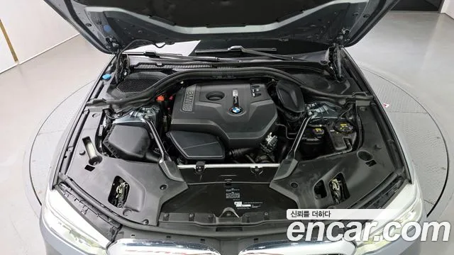 BMW 5 серии 2017 thumb 2