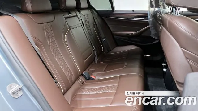 BMW 5 серии 2017 thumb 7