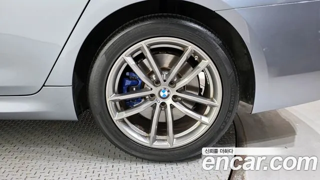 BMW 5 серии 2017 thumb 11