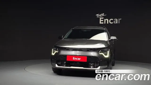 Kia Niro 2023 thumb 4