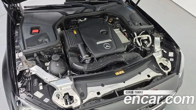 Mercedes-Benz E-Class 2023 thumb 11