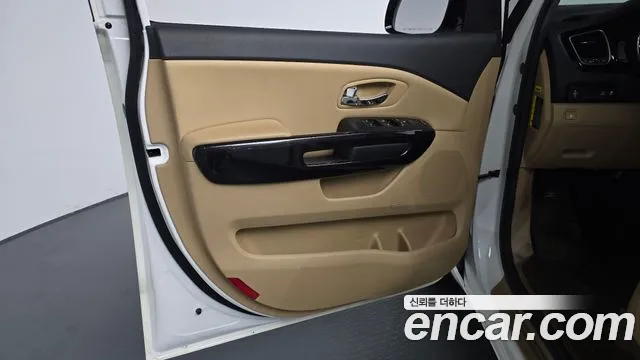 Kia Carnival 2017 thumb 12