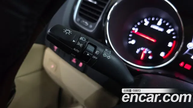 Kia Carnival 2017 thumb 9