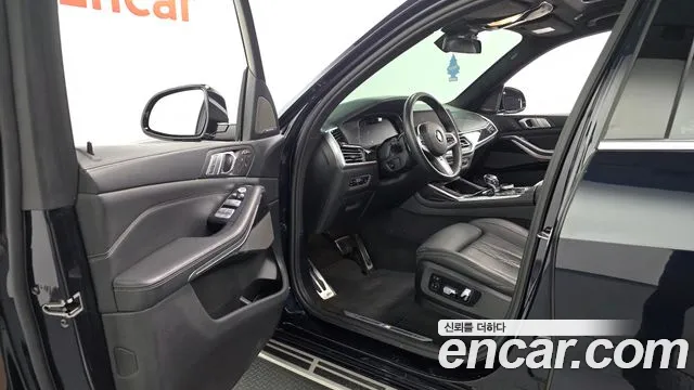 BMW X7 2021 thumb 10