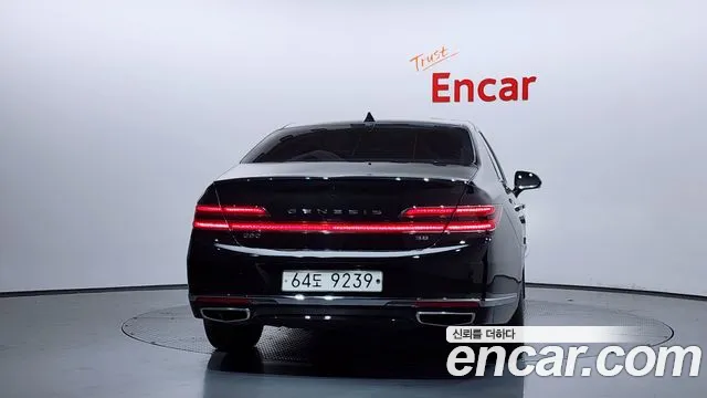Genesis G90 2018 thumb 5