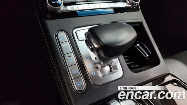 Genesis G90 2018 thumb 7