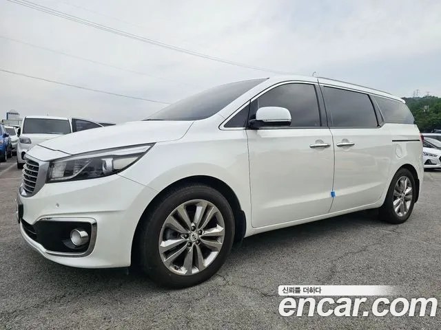 Kia Carnival 2016 thumb 8