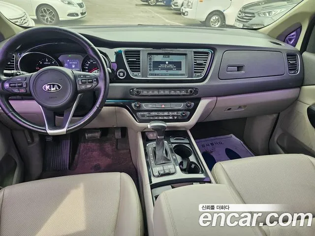 Kia Carnival 2016 thumb 7