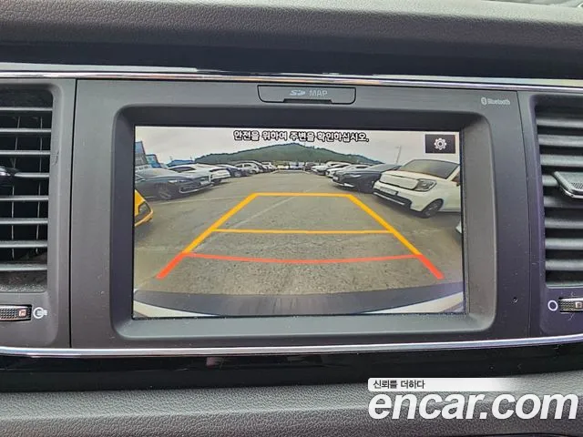 Kia Carnival 2016 thumb 5