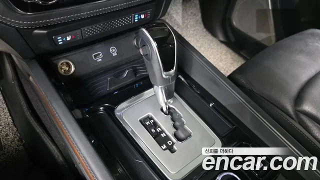 KGM Rexton 2018 thumb 6