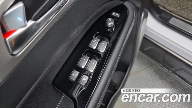 KGM Rexton 2018 thumb 9