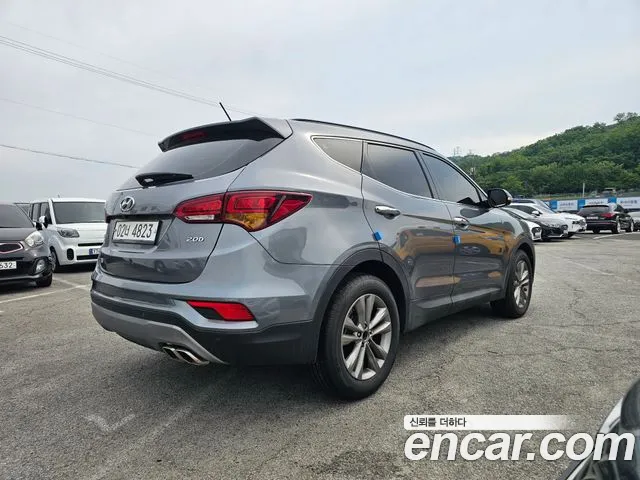 Hyundai Santafe 2017 thumb 10