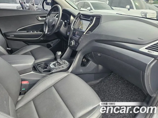 Hyundai Santafe 2017 thumb 12