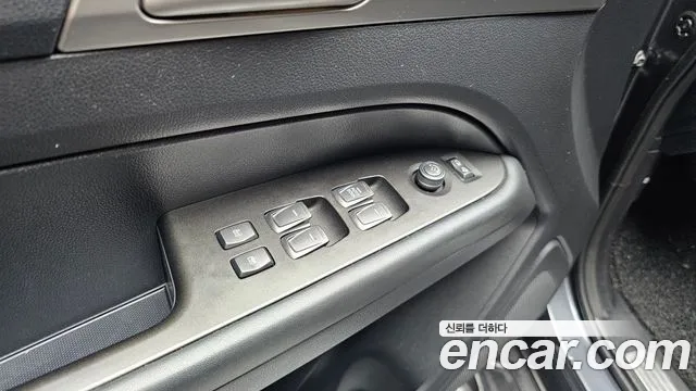 KGM Rexton 2018 thumb 11