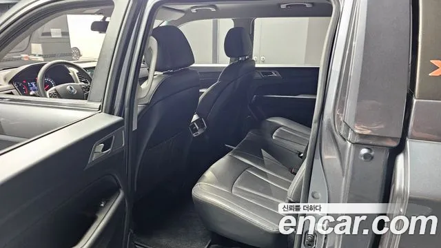 KGM Rexton 2018 thumb 6