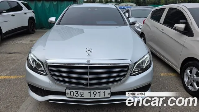 Mercedes-Benz E-Class 2018 thumb 2