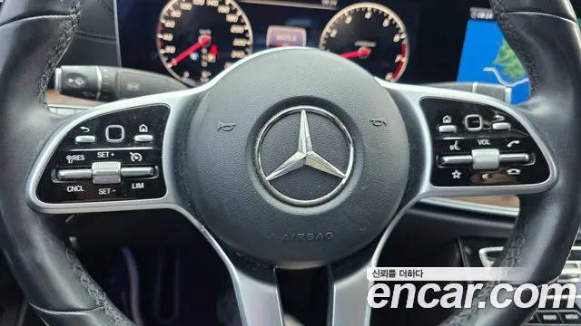 Mercedes-Benz E-Class 2018 thumb 4
