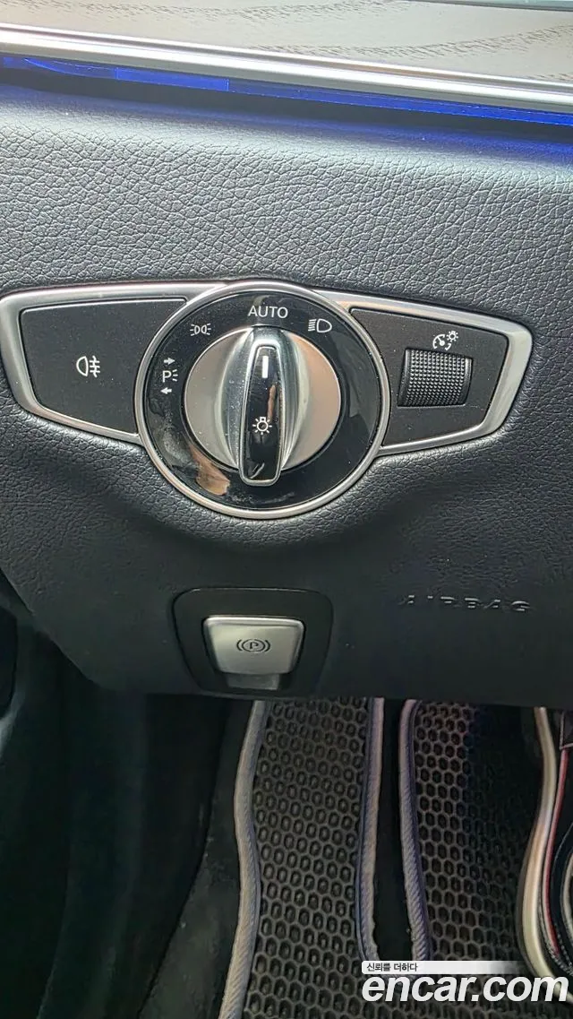 Mercedes-Benz E-Class 2018 thumb 12