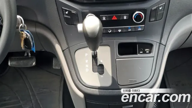Hyundai Staria 2017 thumb 9