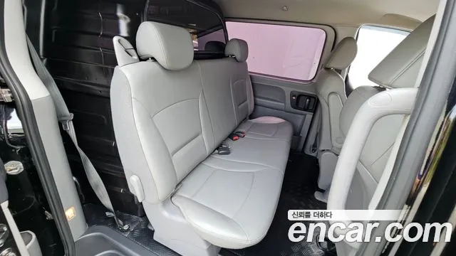 Hyundai Staria 2017 thumb 12