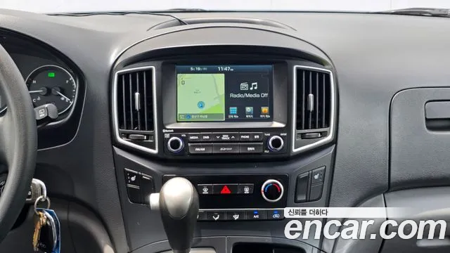 Hyundai Staria 2017 thumb 6