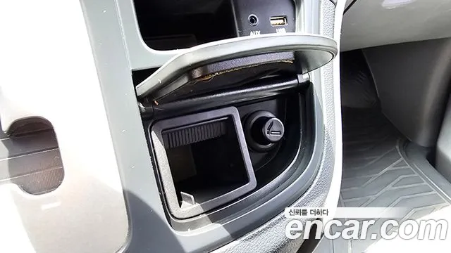 Hyundai Staria 2017 thumb 3
