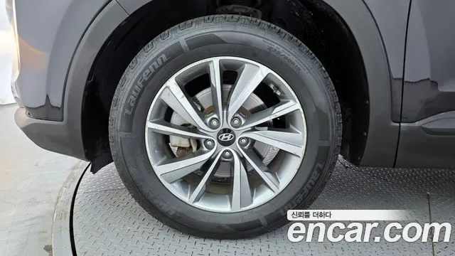 Hyundai Santa Fe 2018 thumb 6