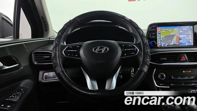 Hyundai Santa Fe 2018 thumb 3