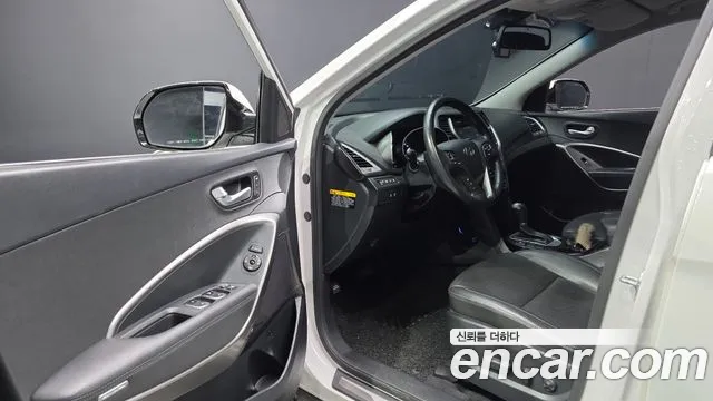 Hyundai Santafe 2016 thumb 8