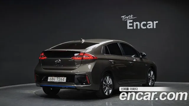 Hyundai Ioniq Hybrid 2016 thumb 8